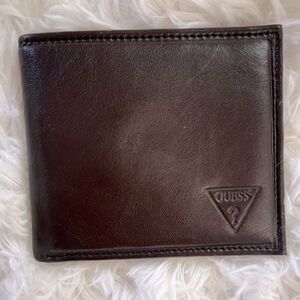 GUESS Men’s Brown Leather Bi-fold wallet EUC